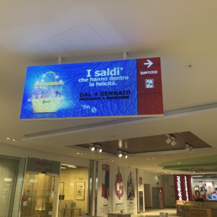 nsegna led direzionale centro commerciale Tiare Shopping