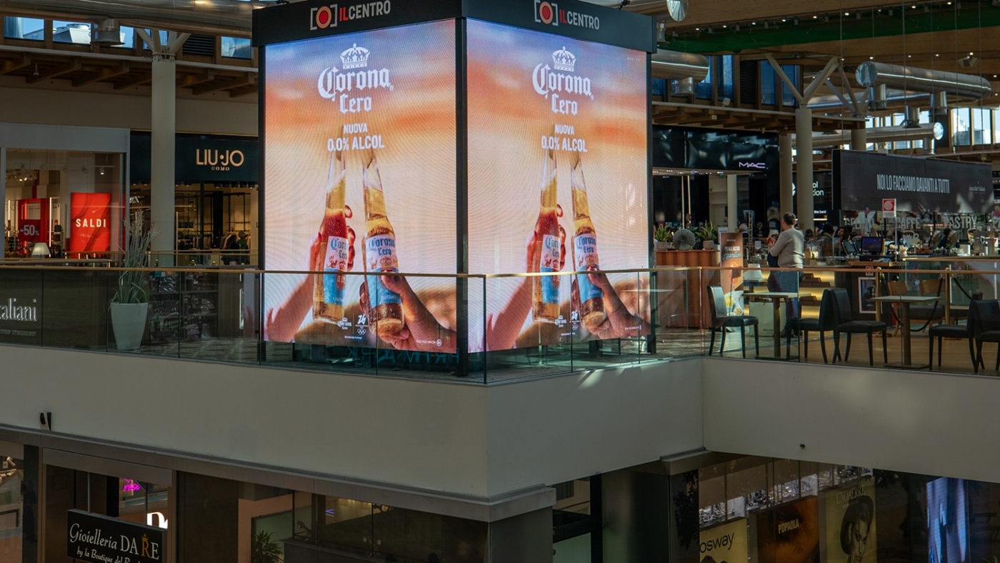 Progettare-LEDwall-spettacolari-nei-luoghi-del-retail