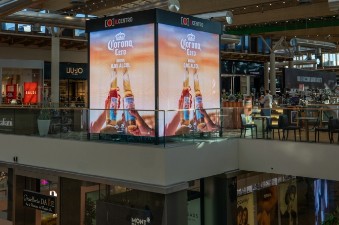 Progettare-LEDwall-spettacolari-nei-luoghi-del-retail