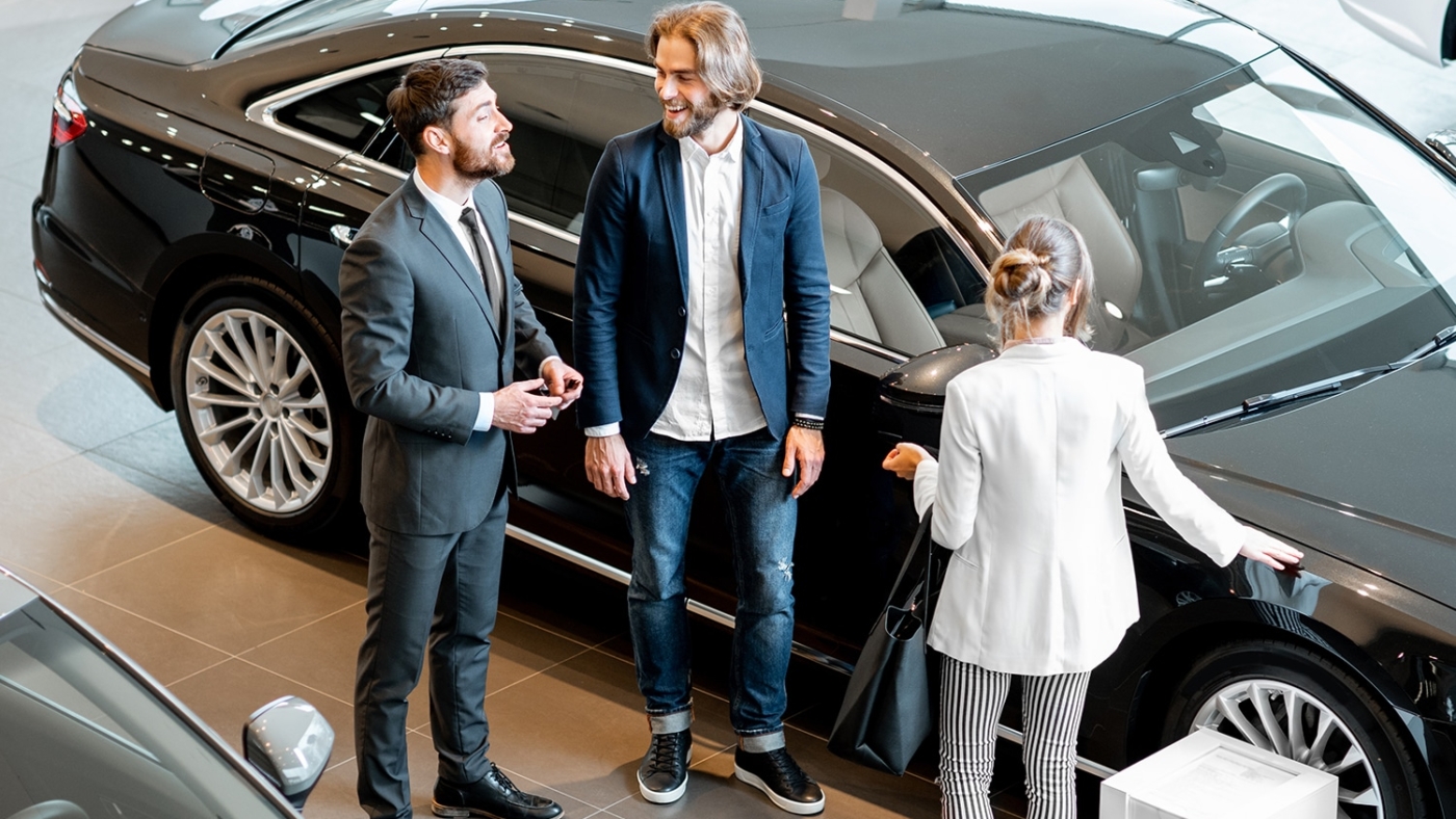 Tech_LEDwall-e-concessionarie-d’auto--il-DOOH-si-fa-strada-nel-mercato