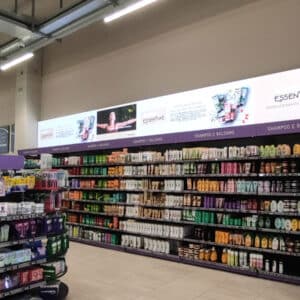 Ytec-il-primo-scaffale-digitale-con-ledwall-integrato-nella-GDO3