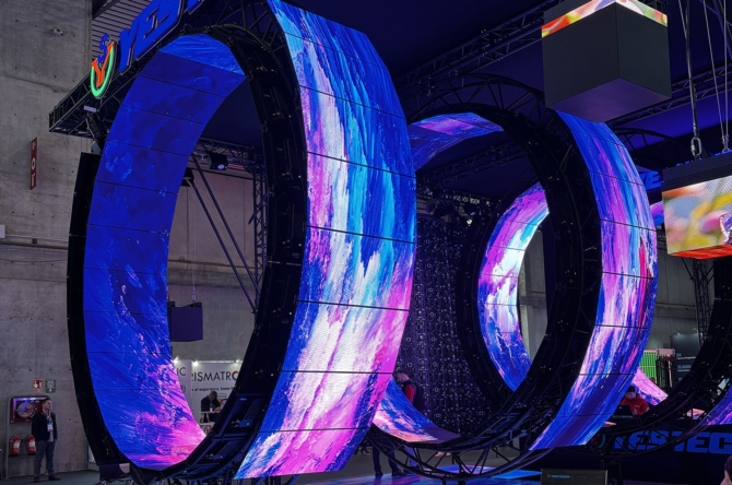 Il-futuro-del-Digital-Signage-visto-a-ISE-BARCELLONA-2025